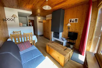 Image de 2 Pièces au Centre avec Cuisine Equipée et Balcon – La Clusaz