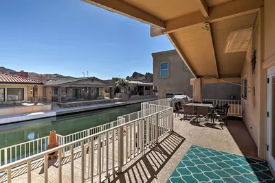 Image de Nouveau Canalfront Home avec quai privé et patio de 50 pieds