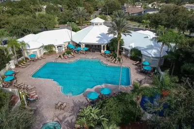 Image de 3 Bedroom 2 Modern Luxury Resort Condo, 3 miles de Disney World