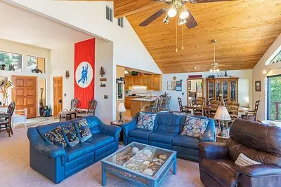 Image de Bear Lodge at Northstar-Custom construit la maison sur la route de la navette avec des jeux et des vues incroyables!