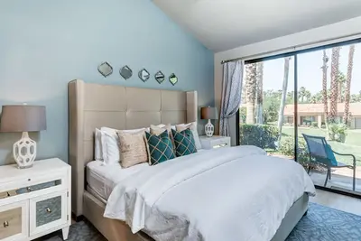Image de Parfaitement REMODÉ 1 Bdrm / 1. 5 Condo Bth. . . Golf, piscine, tennis, randonnée, marche