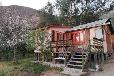 Image de Cabines sous la montagne Mamayuca