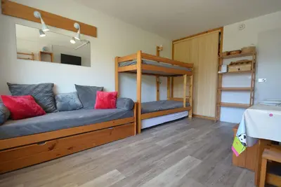 Image de Studio pour 4 personnes avec balcon Sud, au pied des pistes, centre des Menuires