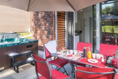 Image de Plein Sud avec Jacuzzi Privatif & Parking Privé