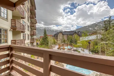 Image de Nouvelle Liste! Condo avec vue sur le ski w / spa commun / salle de fitness