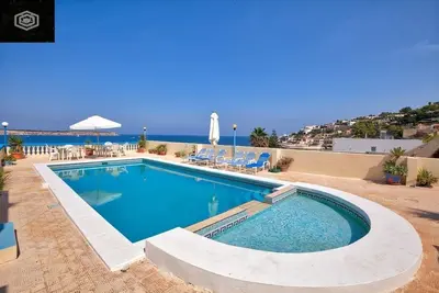 Image de Bungalow with pool for relaxation and with amazing views