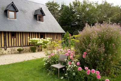 Image de Idéal pour 2 familles (7-8 p. ) Calme, cabane ds les arbres, forêt. 15% rab. \/sem.