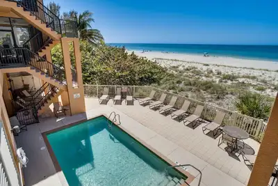 Image de Condo 3 chambres, pour 8 personnes sur la plage ou la baie