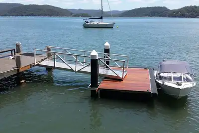 Image de Bord de l'eau absolu: Turners River House Hawkesbury River. Wobby Beach