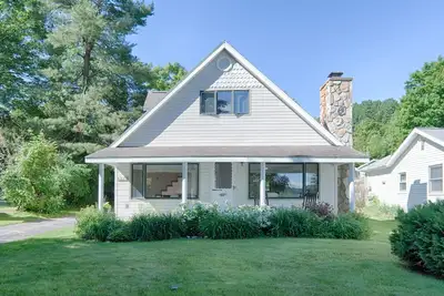 Image de Sweet Walloon Lake Cottage
