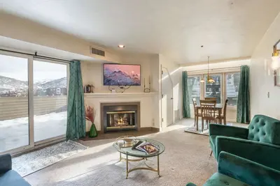 Image de Ski in / Ski out à la base de Park City Mountain-Lodge at Mountain Village 1 Bedroom-Click to Save