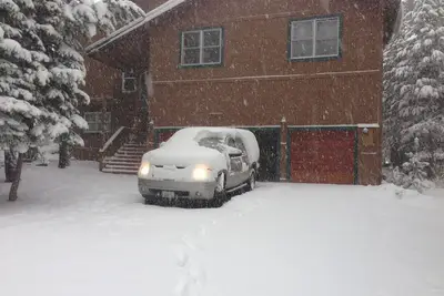 Image de Grand Sierra cabine sur le 13e vert de Tahoe Donner