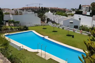 Image de Maison de ville agréable et fraîche dans une zone pulmonaire près de la plage et du golf.