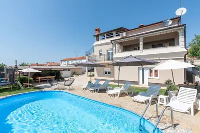 Appartement 1 Chambre Dobrec I avec Piscine Commune