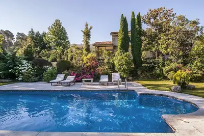 Image de Offre d'août! Villa avec piscine privée, grand jardin et à 5 min de la plage