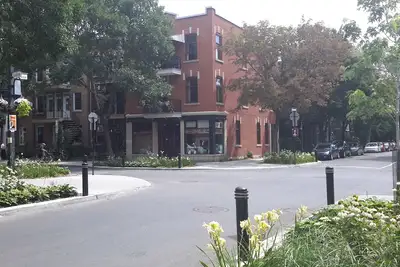 Image de Montréal \/ Plateau Mont Royal: Grand appartement (95 mètres carrés)
