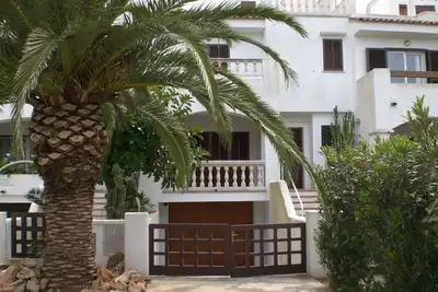 Image de maison de vacances avec belle vue sur la mer à Colonia de Sant Jordi