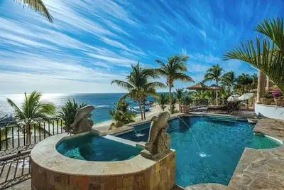 Image de Villa front de mer sur la plage privée La Palmilla.