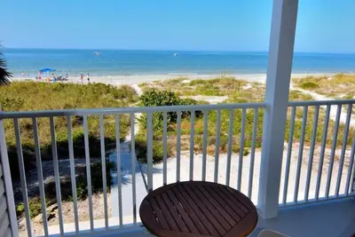 Image de Condo en bord de mer avec vue panoramique sur le Gulf Plus Beach Gear, Grill & Wifi
