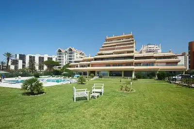 Image de Appartement moderne de 2 chambres, pour 7 personnes - à proximité de la mer et de Cascais