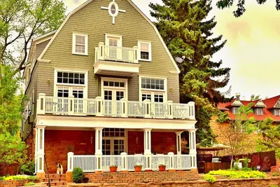 Image de Cœur de Manitou Springs. Récompensé Luxueux. Louez jusqu'à trois appartements.
