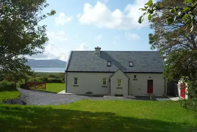 Image de Chalet de style traditionnel WiFi gratuit à quelques pas de la plage Reenroe Ballinskelligs