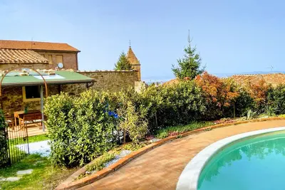 Image de Maison de vacances avec jardin privée et cloturé et piscine.