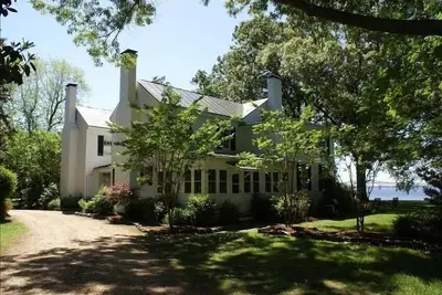 Image de «Château historique» joyau historique sur la rivière Rappahannock