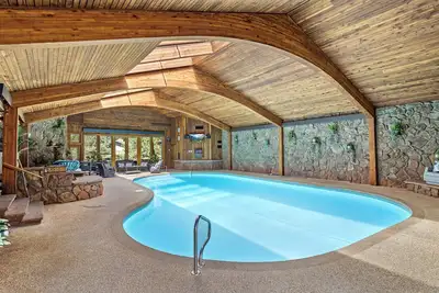 Image de Maison panoramique bien-aimée. Piscine intérieure privée, bain à remous, Suana, vues!