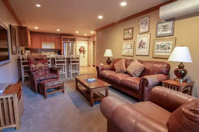 Image de Confortable condo de style montagnard 2 chambres
