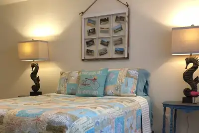 Image de Cottage éclectique près de la plage!