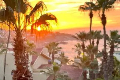Image de Rabais d'été! 2e étage rénové avec une vue magnifique sur l'océan depuis chaque chambre