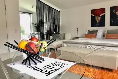 Image de Studio moderne sur la terrasse ensoleillée au-dessus de Baden-Baden