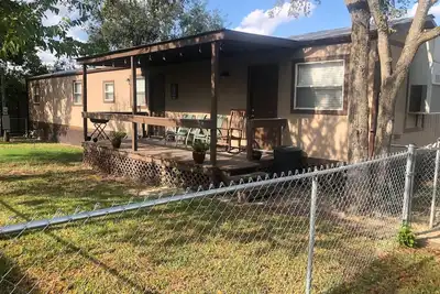 Image de Maison fabriquée dans une communauté tranquille, pratique pour l'université Texas A & M