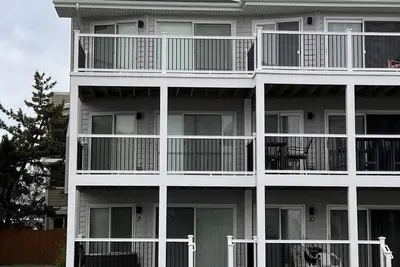 Image de Ocean View 4 Br End Unit Townhouse. Unité d'extrémité