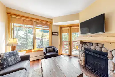 Image de Appartement avec vue sur le ski, bain à remous commun, tennis et salle de remise en forme - à pied des remontées mécaniques