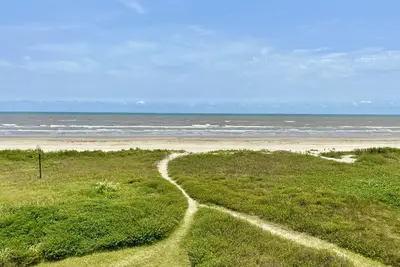 Image de Comme Vu Sur Hgtv! ! ! Maison en bord de mer, vues incroyables, bdrm privé au 2e étage
