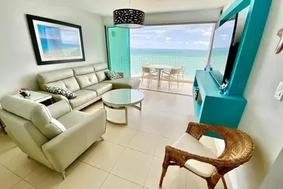 Image de Beautiful 2 Bed 2 Bath Isla Verde face à la plage!