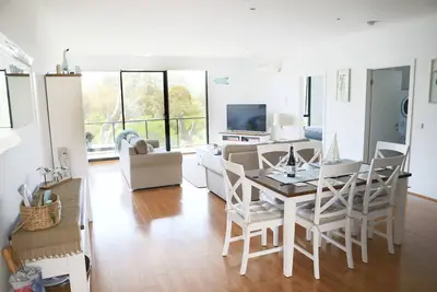 Image de \"Capel Sunrise\" Appartement de luxe 2 Br de luxe, situé en face de l'estran. Lieu ++