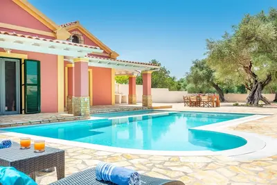 Image de Beach Villa Joanna - Maison De Luxe en bord de mer à Corfou, Grèce