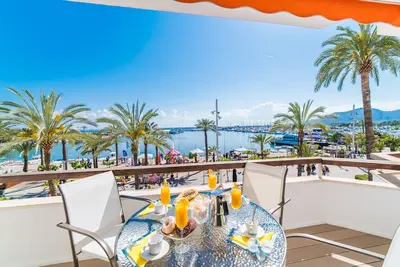 Appartement moderne Mimosa avec vue sur la mer à Puerto Alcudia