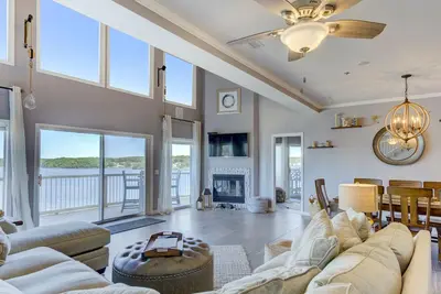 Image de Le Penthouse à Ledges Point! 6 chambres King! Incredible View Main Channel!