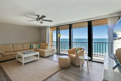 Image de Trillium # 4c - Condo sur la plage avec balcon privé!