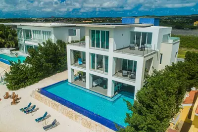 Image de Villa 6 chambres \/ 5 salles de bain en bord de mer avec piscine à débordement surplombant les Caraïbes