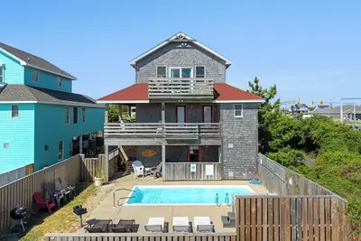 Image de Marlin Manor: Oceanside, 5 chambres, piscine privée et bain à remous, accepte les animaux domestiques.