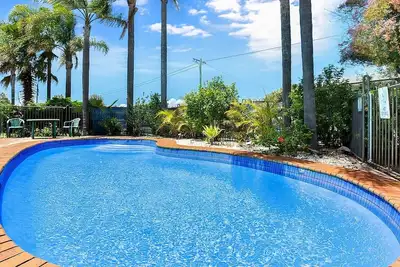 Image de Macadamia Court, 2/8 Government Road
