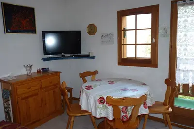 Image de Appartement dans chalet au calme avec vue dégagée sur la montagne