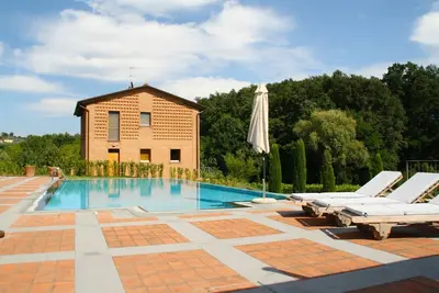 Image de Maison de vacances avec Wifi, piscine privée, Tv, patio, vue panoramique, parking, près de Lucques