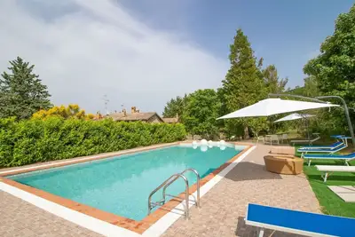 Image de Merveilleuse maison de vacances privée avec Wifi, piscine privée, balcon, animaux admis et parking