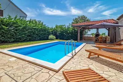 Image de Superbe maison à Smrika avec sauna